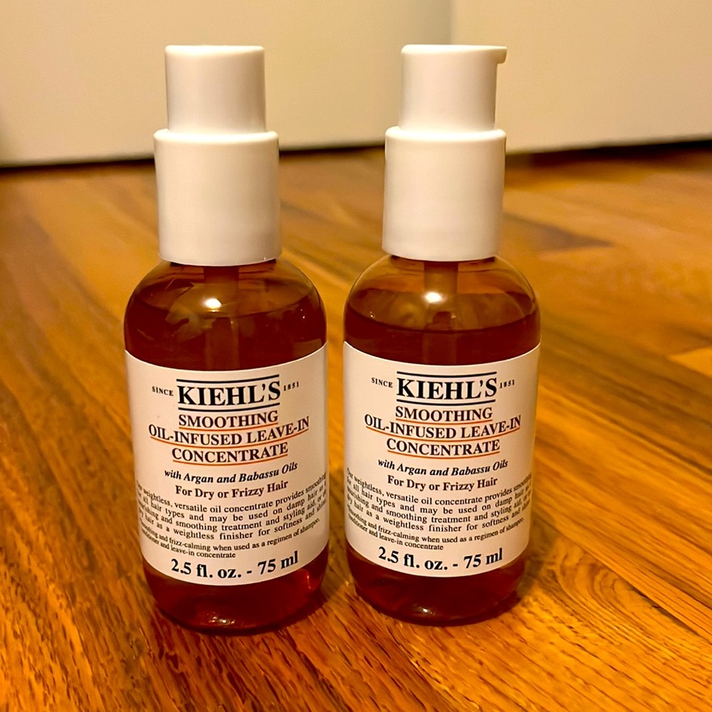 Kiehls smoothing oil-infused leave-in concentrate. Price is for 2 bottles.